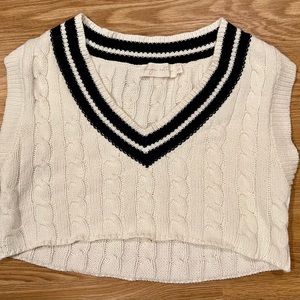 White knitted cropped cardigan sweater